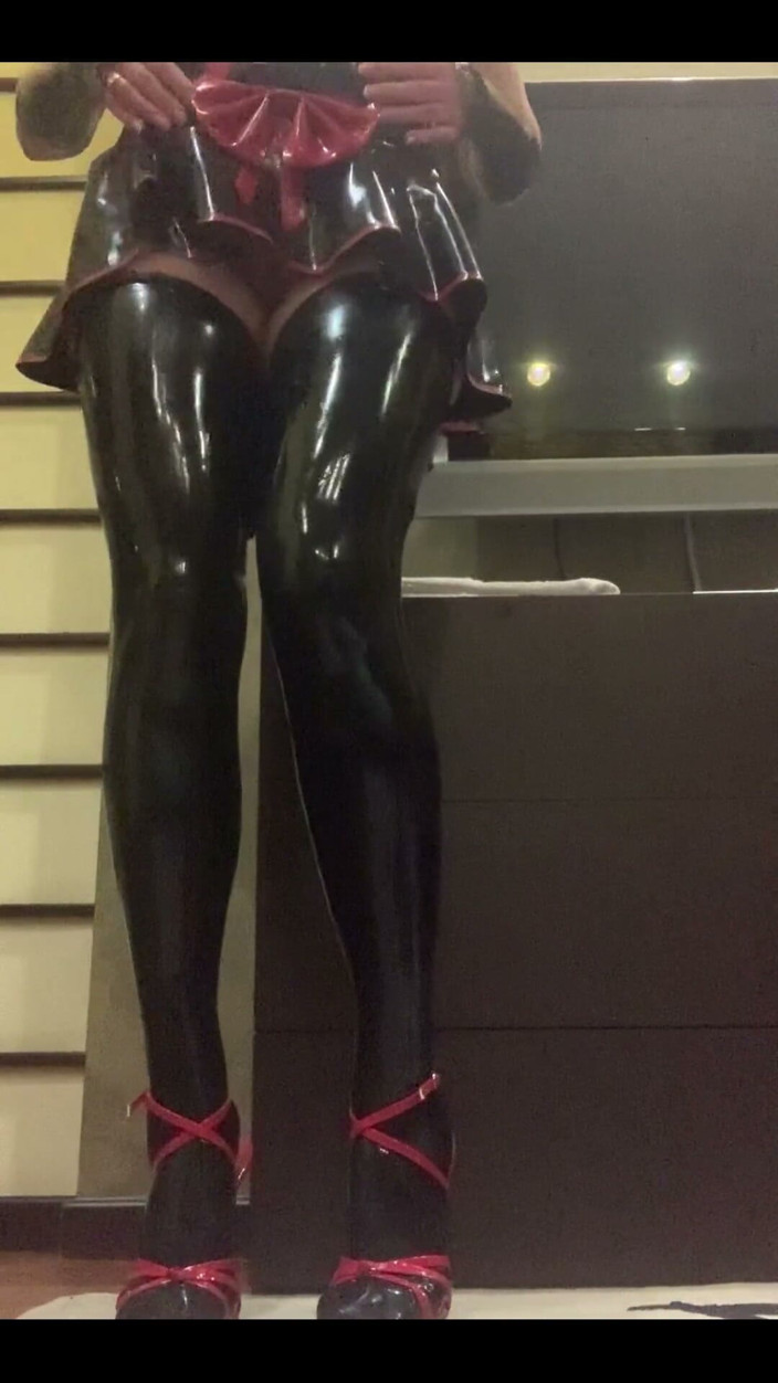 Dominatrix Miss Patricia Stark: Без коментарів Електро партії ...