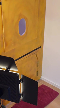 Tlustý Penis Stříká Na Zlaté Gloryhole