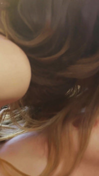 Petite Babes fazem sexo duro e borda no Dia dos Namorados