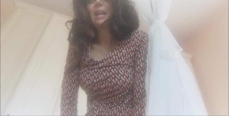 savannahamatoriale: Stepmother Can Be Very Hot When She's Horny