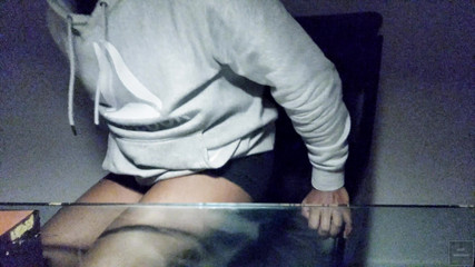 Soft Soleman: 책상에서 내 몸을 만져