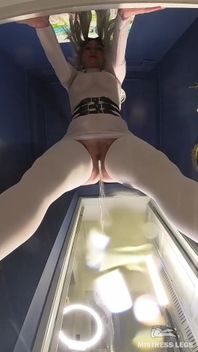 I'm Want to Pee and I Do It on You Right Now