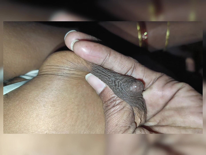 X videos: Abang tiri kongkek adik tiri desi
