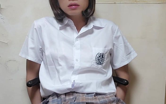 Taiwancdgirl: ニューハーフのTing Xuanはハイヒールを履き、ディルドに乗って自慰行為をします
