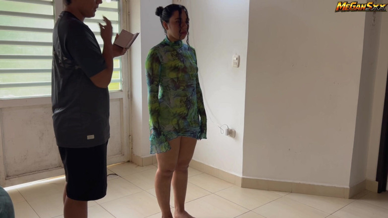MeGanSxx: Realistische Puppe zu Hause