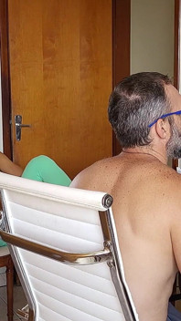 Fit babe w obcisłym zielonym stroju na siłowni uwodzi, aż hardcore jebanie