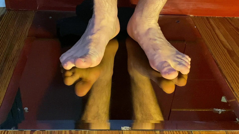 Placer_macho: Desire Begins When the Mirror Reveals More Than the Skin.