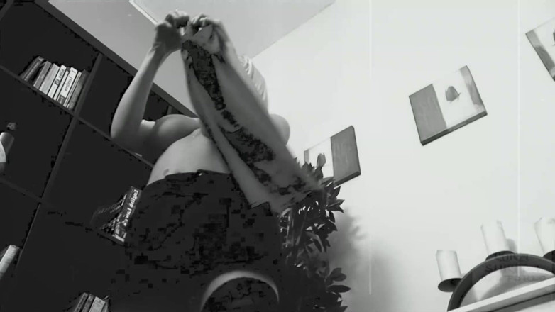 Chica Suicida DVD: Busty Blonde Jamie Dreams with a Sucking Many Cocks