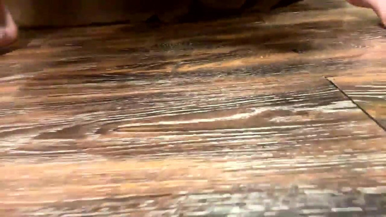 Serene Siren: 金髪熟女と潮吹きのライブショー!