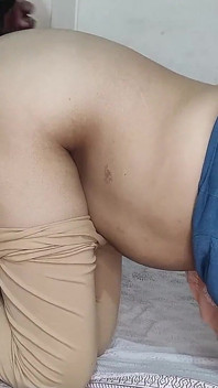 Eu fui bhabhi peehar e sua meia-irmã sexy foi fodida por mim