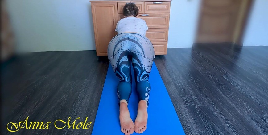 Anna Mole: Aulas de yoga, beleza com uma bunda grande e suculenta...