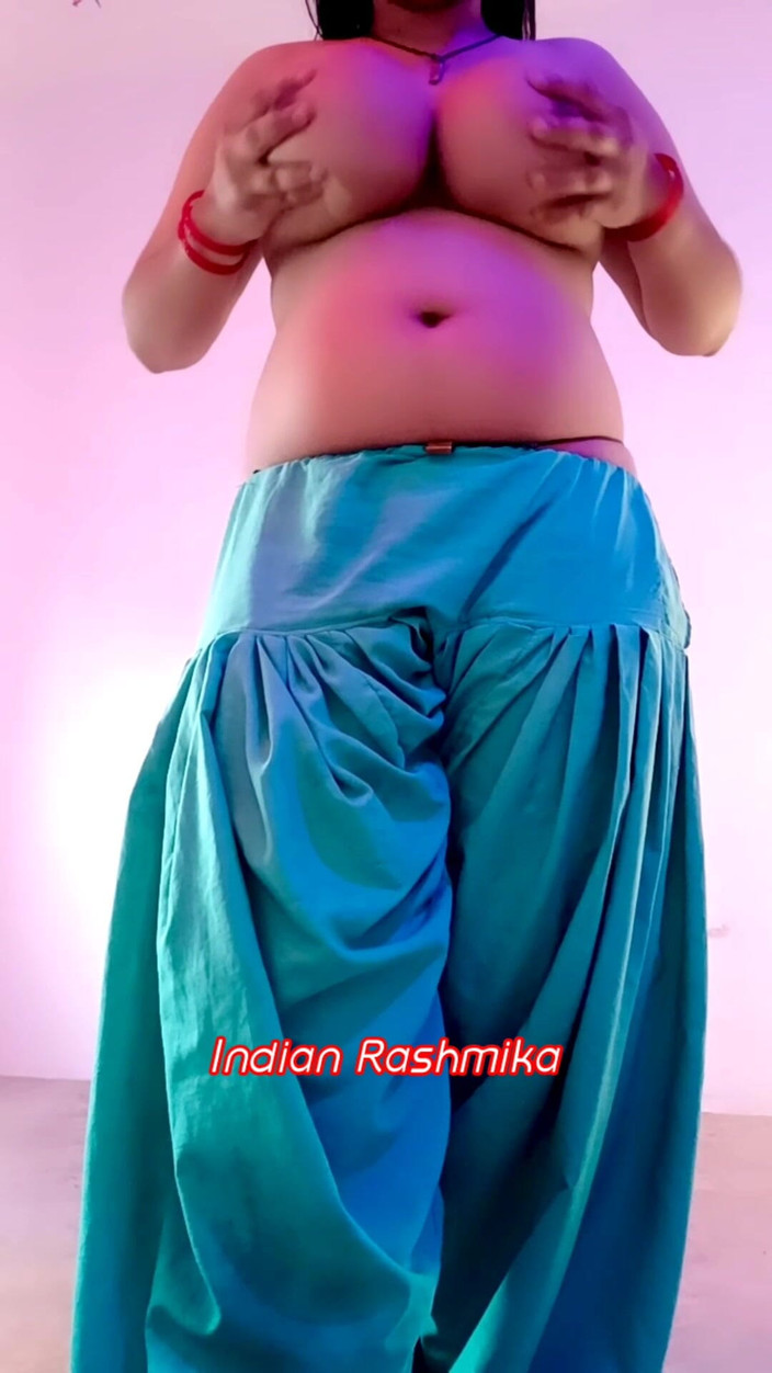 Junaid: Video de chica india de 18 años mientras muestra su cuerpo...