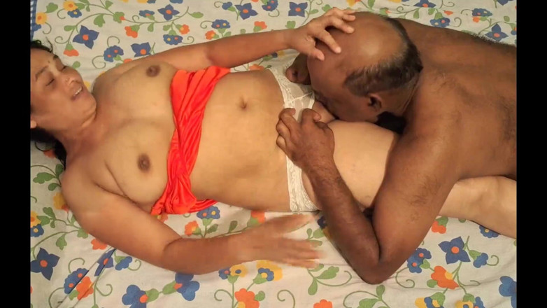 Sexy sindu: 아름다운 마누라를 따먹는 인도 남편