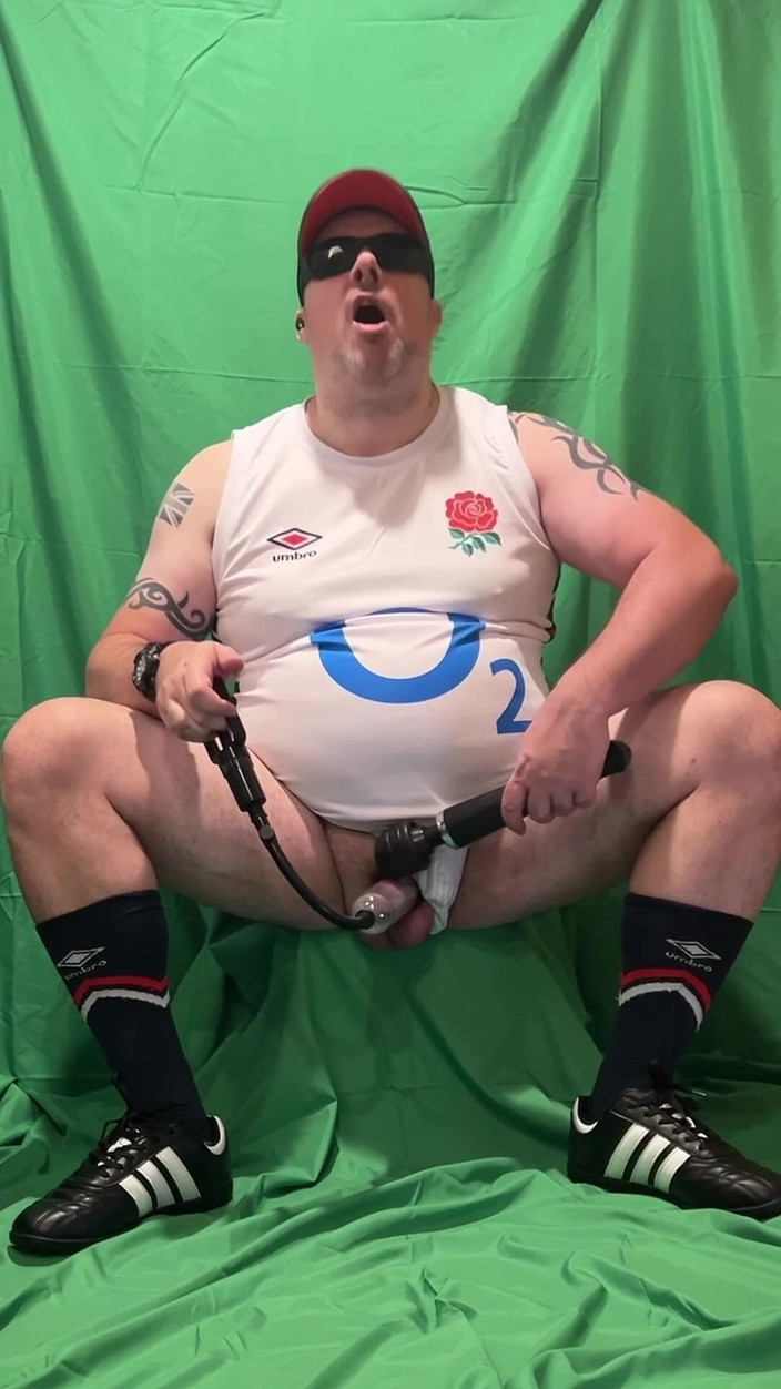 uktattooedchub74: बी.टी.एस. ग्रीन स्क्रीन रग्बी पंप - वीर्य - सवारी - स्ट्रिप