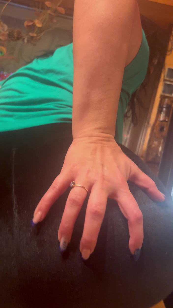 MilfyCalla: Figa a cammello provocante