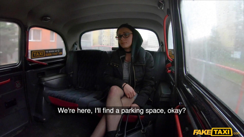Fake Taxi: Fake Taxi - si cewek culun klaudia diamond selingkuh dari fishnet...