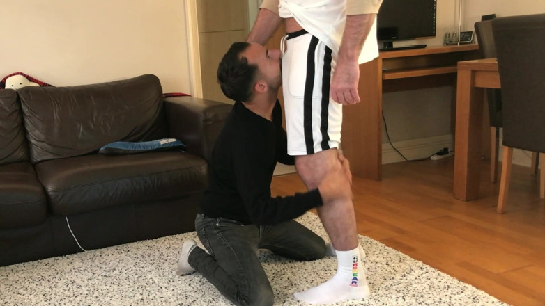 Brett Tyler: Daddy Pete breets brett sul suo nuovo tappeto