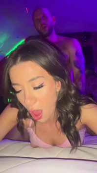 Natalie Brooks Climaxes Hard in a Pulse-pounding Session!