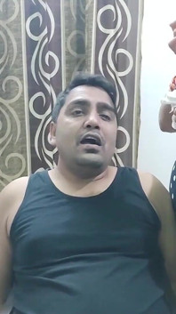 Marido amordazado con esclavitud femdom por esposa india embarazada
