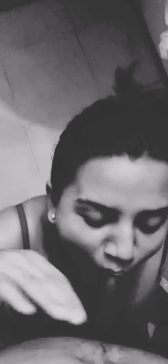 Sanayababhi: Shii, arkadaşımın banyosunda yüzüme boşalma