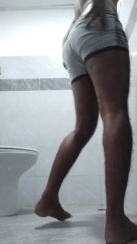 엉덩이를 보여주는
