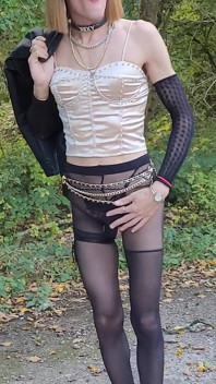 Exhibbition En Prostituée, Sur Un Parking En Foret À La Faisanderie 91 [4sep25] Rencontres Cokiine! Vanessabitchx