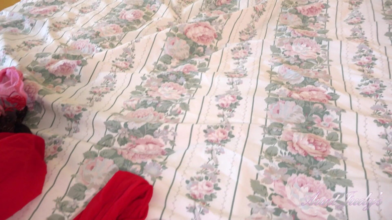 Aunt Judy's: Auntjudys - mama ta sexy înaltă Proprietară Alice Maze te prinde furându-i...