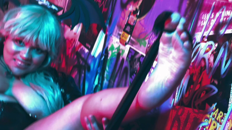 Cutiepiie Chubby: Фут-фетиш и начинка трусиками толстушки, фантазия на Хэллоуин с Morr