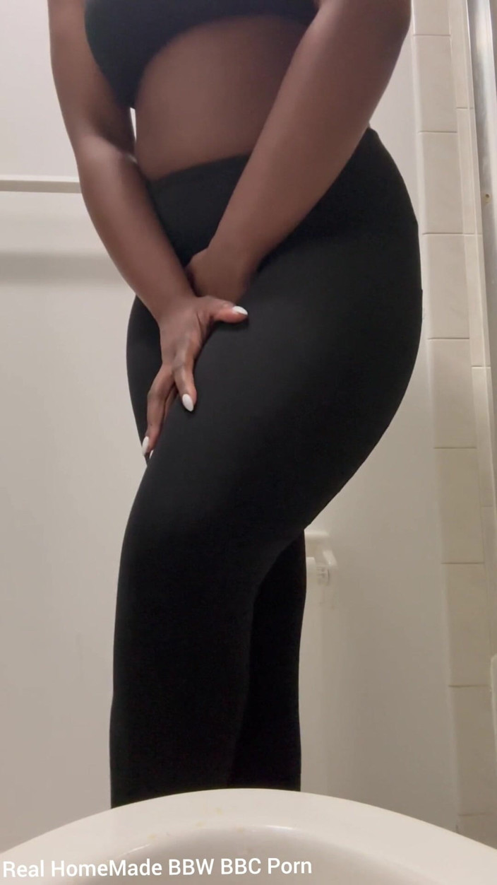 Super sexy ebony cuties: Zoufalá po tom, jak mi seká nohy Chcaní POV na...