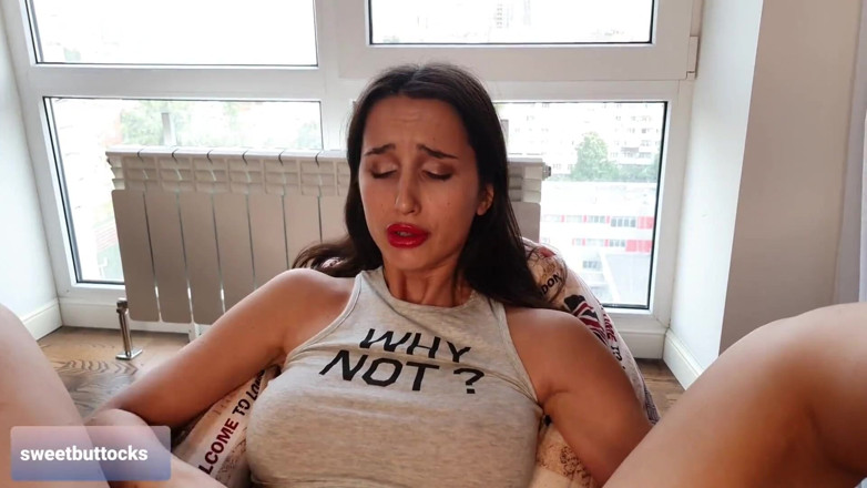 SweetButtocks: Mesin seks dengan dildo besar mengongkek ibu tiri dalam pepeknya...