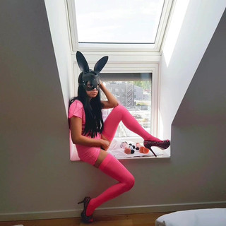 Stjerne Kvinde DK: Tvrdá trojka šukání ženy - šukací stroj, robertek a čůrák. Meggi Ronni a Gucci Spedro