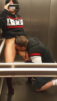 Mein schnellster orgasmus aller zeiten in einem aufzug, sehr riskanter amateur-MILF, mehrfacher orgasmus blankziehen