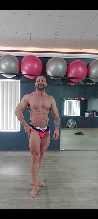 Bruno_Blane: Ukažte přípravu na soutěž v kulturistice