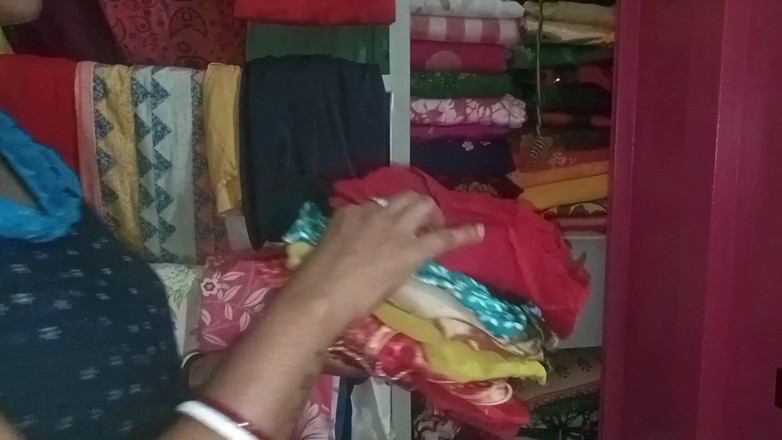 FireeCouple: Suami mengongkek isteri bersendirian semasa bekerja di rumah, video lucah...