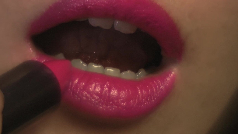 Evangelines Fetish: Ruj roz și instrucțiuni de masturbare