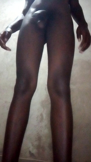 Gidilove: Masturbace sama v koupelně