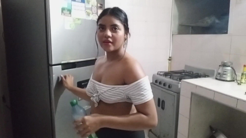 NatalyGirl: Videoclip Vlog: Îmi filmez frumoasa soră vitregă brunetă ca să o...