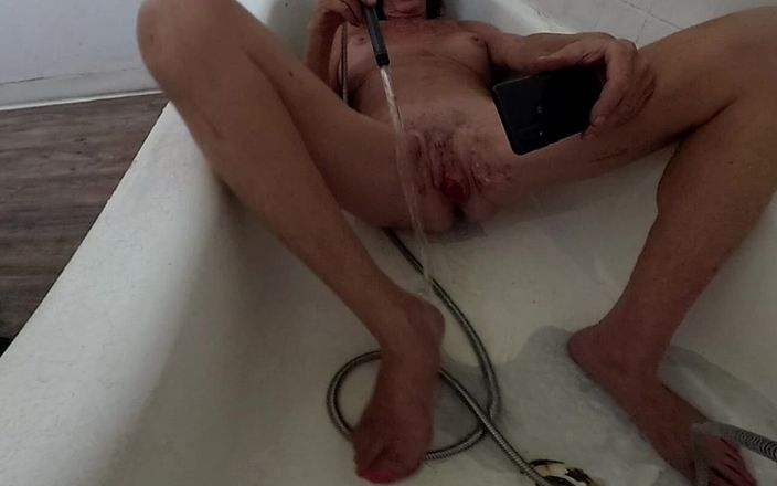 Lizzy Yum VR: Lizzyyum VR având orgasm 1900 Video Mark Fantasy scăldând țâțele clitorisului pizdei