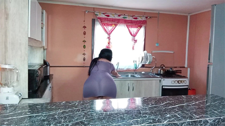 Kellyhotstepmom: Love I Invite You to My House. I Am Honey