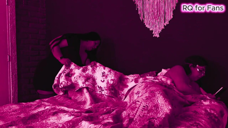 Riderqueen: Video untuk penggemar, Inisiasi Lesbian, Eksplorasi dengan teman, adegan.