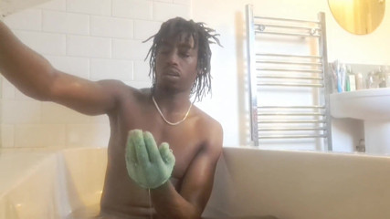 Big Black Cocks Cumming: Nata4sex in bagno mi stuzzica accarezzando il mio cazzo