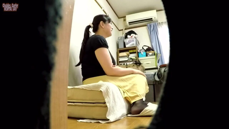 Chubby Curvy Hentai JAV: Přijímací pohovor. Misato, smyslná uchazečka, která byla nabídnuta více než...