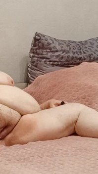 Vizinha masturba buceta grande até o orgasmo