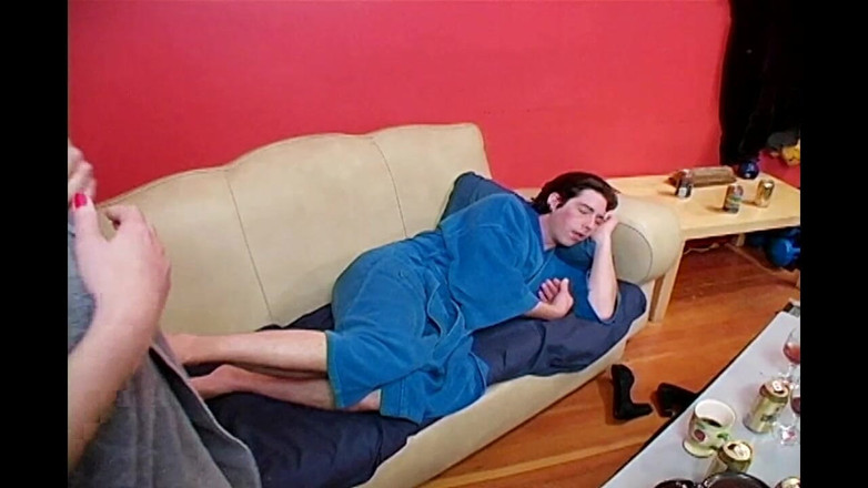 American Idol X: Adegan yang sangat miang