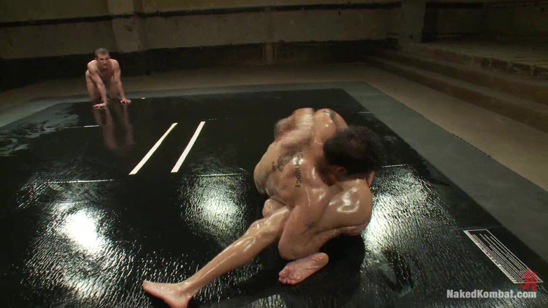 Naked Kombat: Nikko Alexander Vs Jake Austin e Cameron Adams, o Jogo...