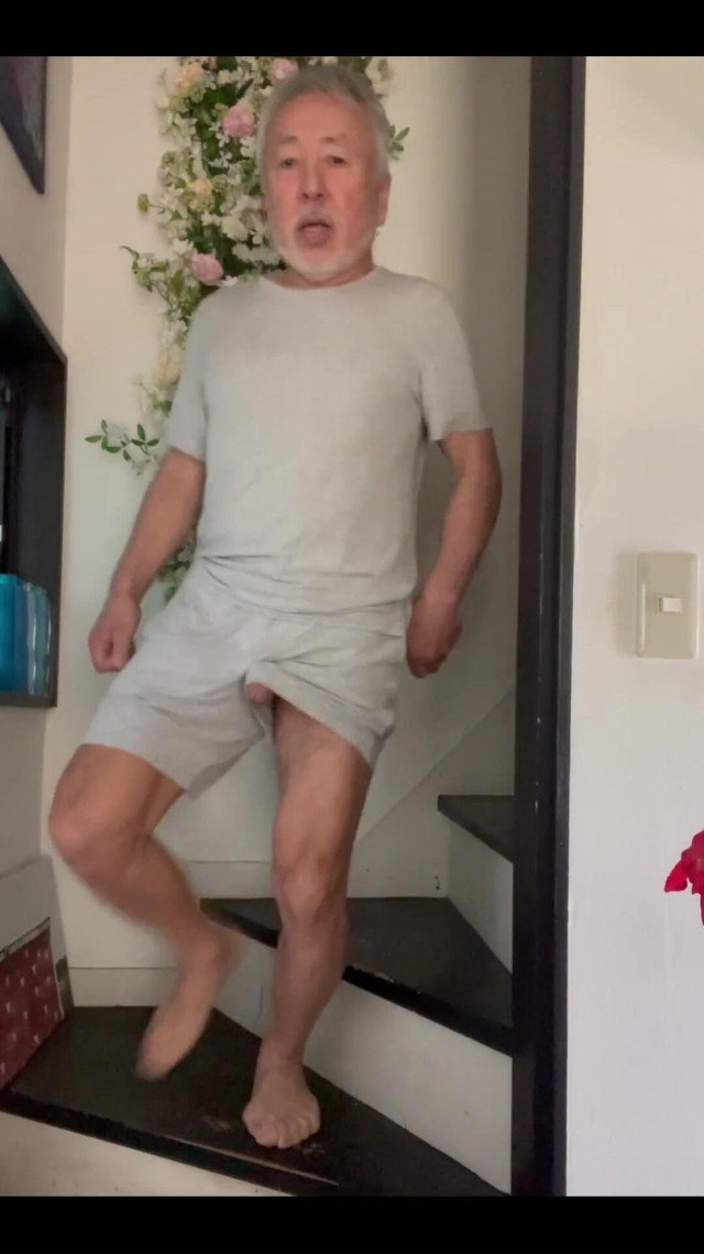 Flashing (Japanese daddy) Flashing (Japanese daddy)