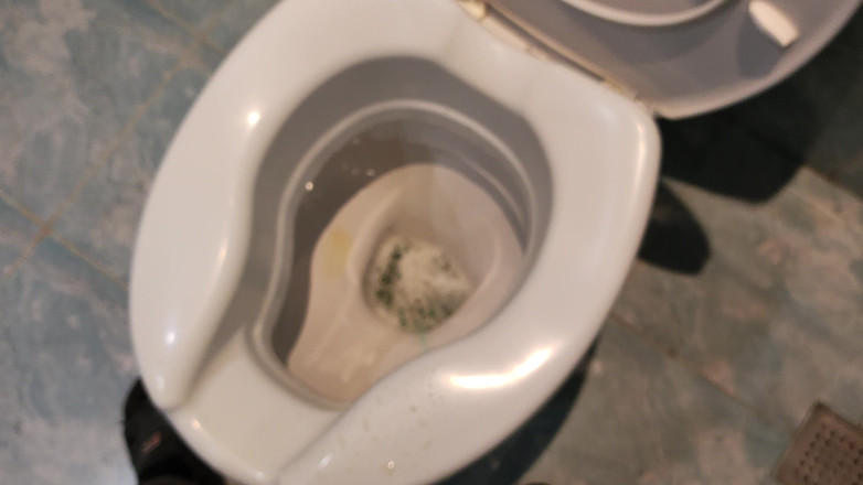 nikoniko2610: Pissen