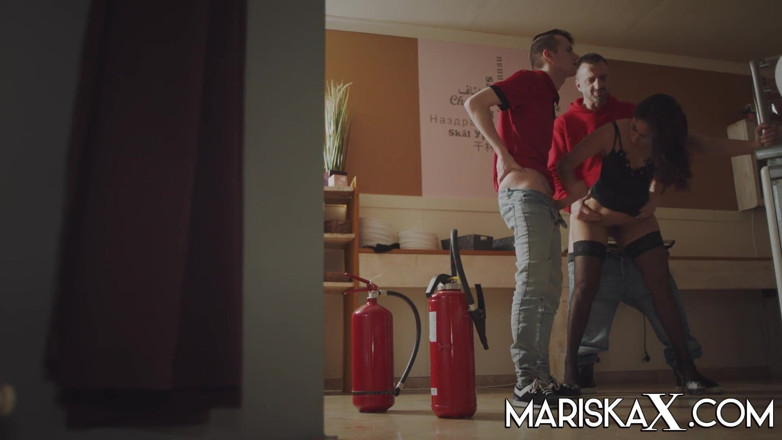 Mariska x: MARISKAX - Penghantaran khas untuk MILF India Sahara Knite