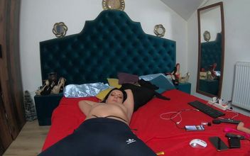 Milfycalla- Masturbating and Pussy Playing While Wearing Sortswear 233