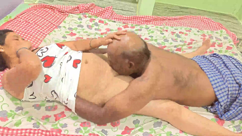Sexy sindu: 印度德西村哥被情人性交